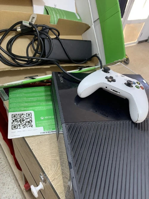 Xbox One + Manette + Kinect (Pack complet)