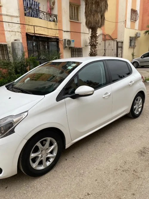 Peugeot 208 2016 Access Facelift