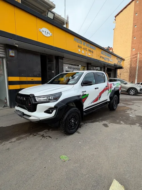 Toyota Hilux 2025 GR V6