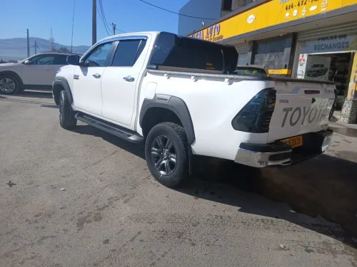 Toyota Hilux 2024 