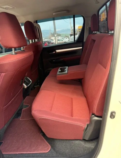 Toyota Hilux 2024 