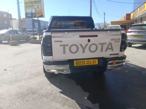 Toyota Hilux 2024 