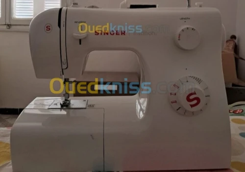 Machine à coudre professionnelle 