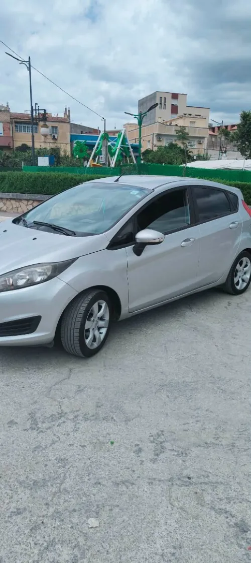Ford Fiesta 2015 1.6 HDI 92