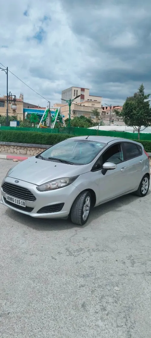 Ford Fiesta 2015 1.6 HDI 92