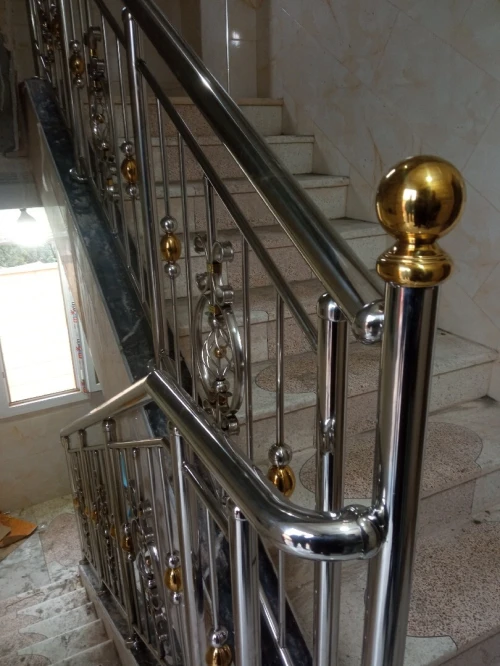 _fourniture et pose rampes escalier en inox
