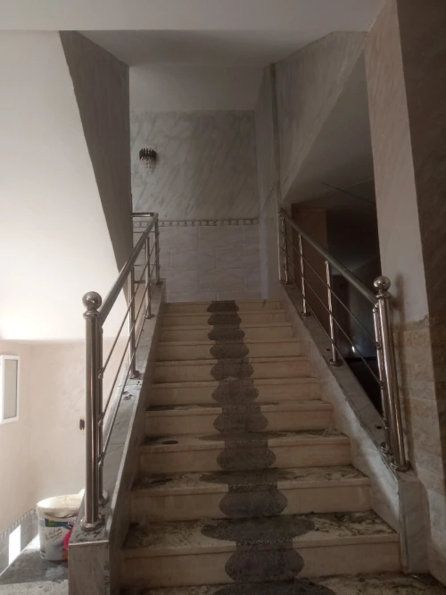 _fourniture et pose rampes escalier en inox