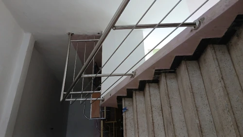 _fourniture et pose rampes escalier en inox