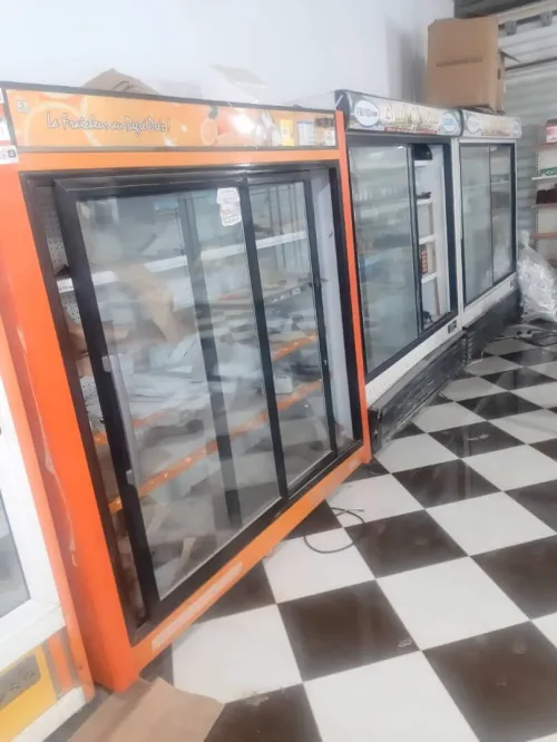 DES FRIGOS  Supérette et Alimentation Générale + Machine creme