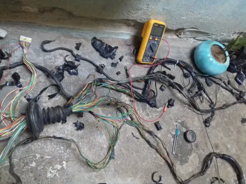 Électricien automobile كهرباء السيارات