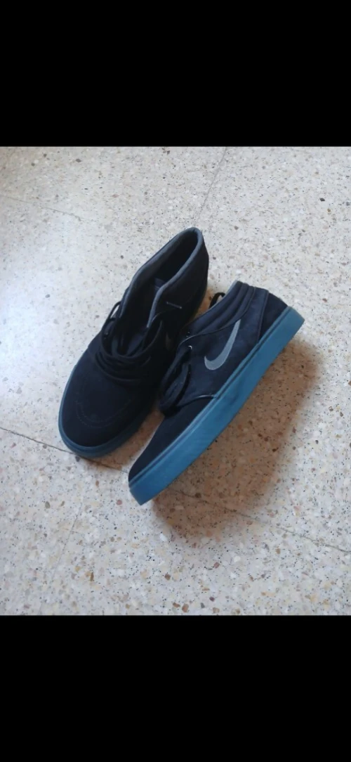 Baskets  Nike caba