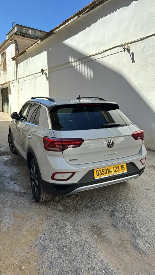 Volkswagen T-Roc 2023 Move