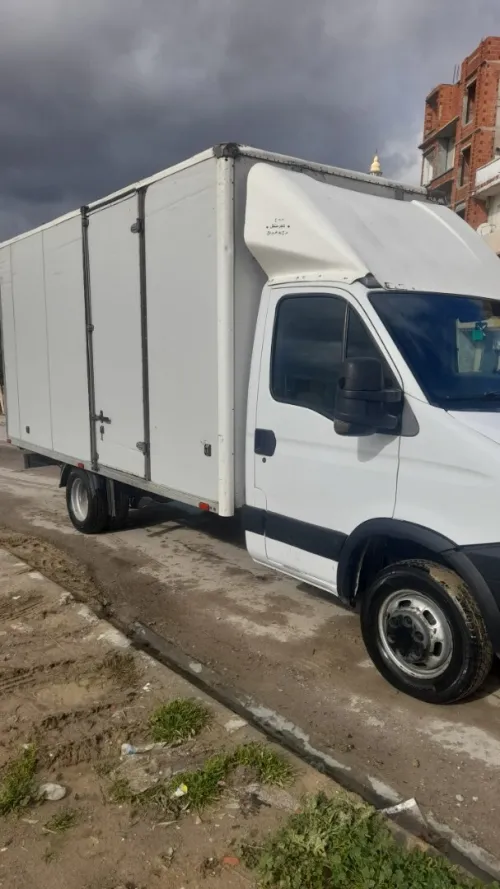 Location fourgon équiper caisse conteneur