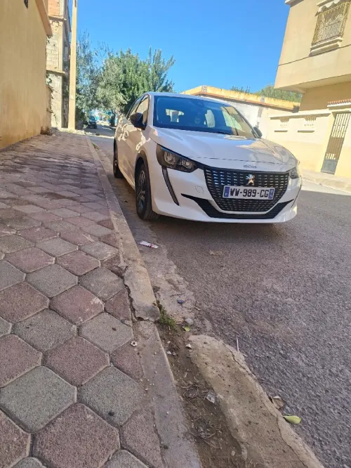 Peugeot 208 2023 Allure Pack