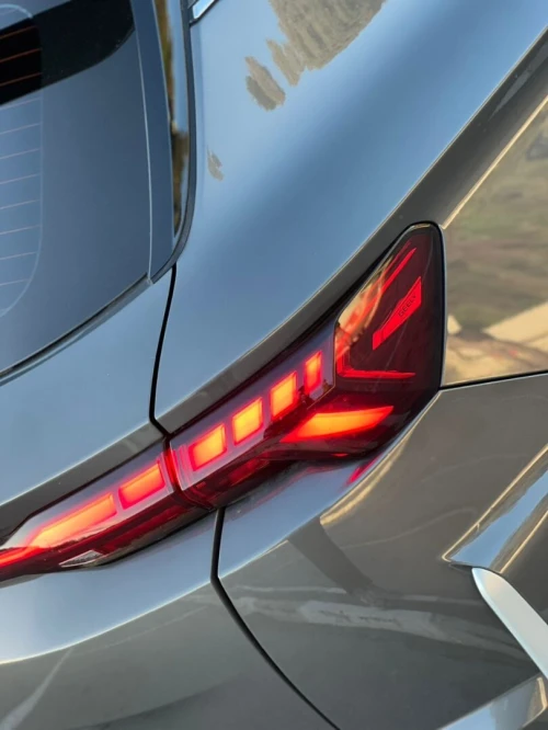 Geely Coolray 2025 La tout sans toit التبادل فقط