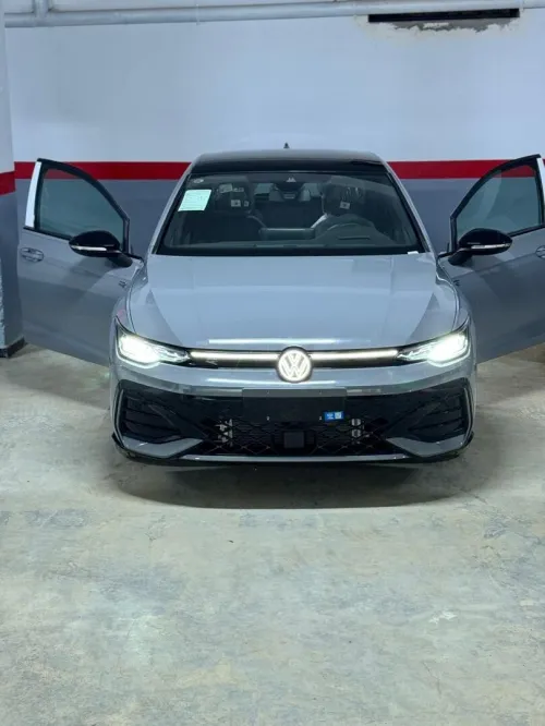 Volkswagen Golf 8 2025 R-Line