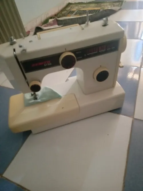 Vend machine à coudre