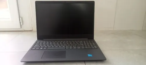 Laptop Lenovo V15