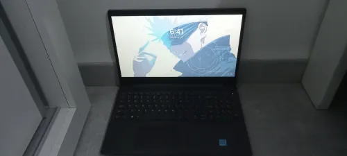 Laptop Lenovo V15