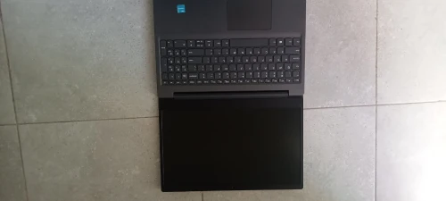 Lenovo V15 pc portable