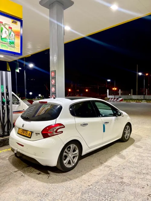 Peugeot 208 2015 Allure
