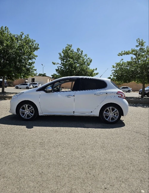 Peugeot 208 2014 Allure