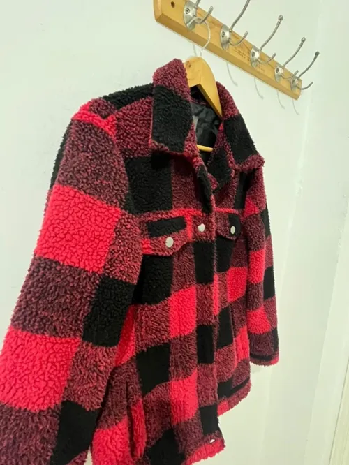 Veste Rouge et Noir