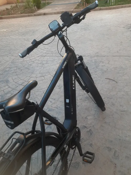 Velo electrice bosh CUBE Kathmandu Hybrid