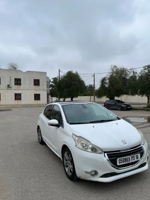 Peugeot 208 2015 Allure