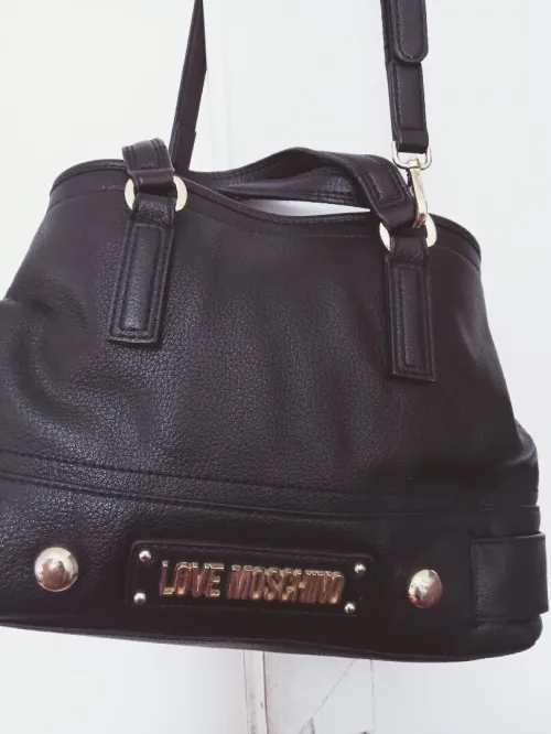 Grand sac de marque en cuir robuste