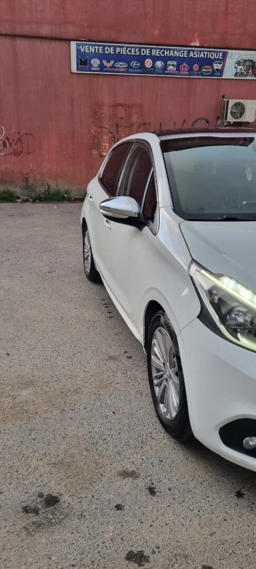 Peugeot 208 2019 Allure Facelift