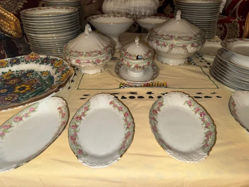 Services de tables en porcelaine de limoge