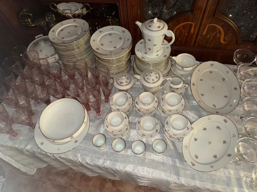 Services de tables en porcelaine de limoge