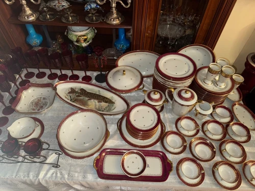 Services de tables en porcelaine de limoge