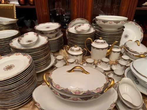 Services de tables en porcelaine de limoge