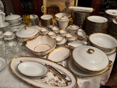 Services de tables en porcelaine de limoge