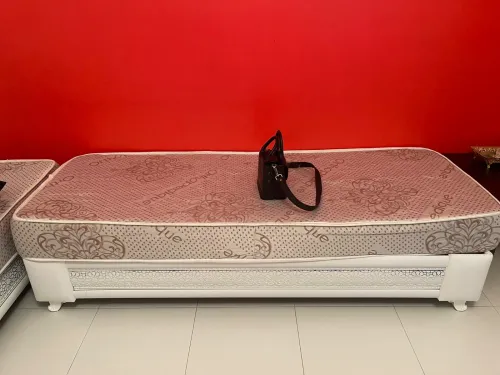 Lit banquette avec rangement + matelas orthopédique 