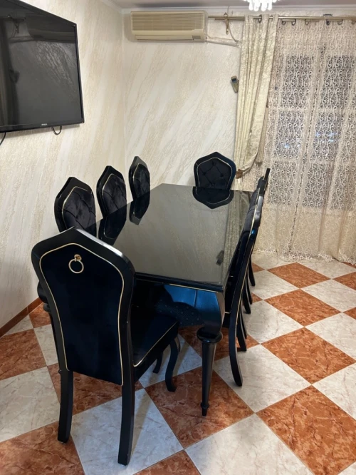 Table de salle à manger 8 places en bois hêtre noir fiha 194/98 cm