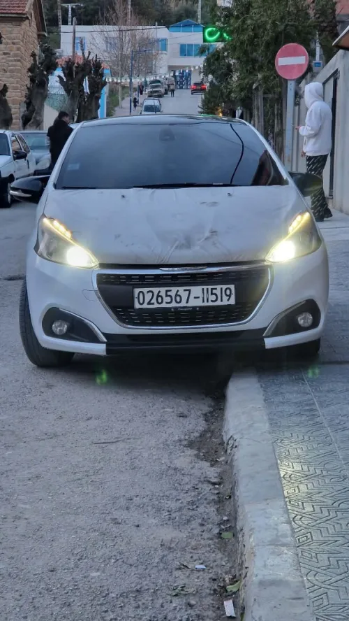 Peugeot 208 2015 Allure Facelift