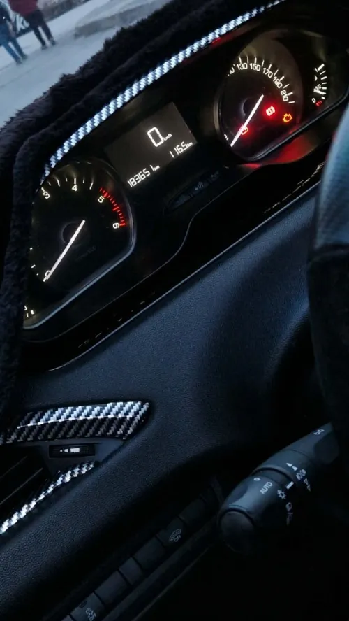 Peugeot 208 2015 Allure Facelift