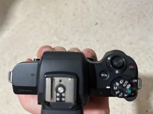 Camera canon m50