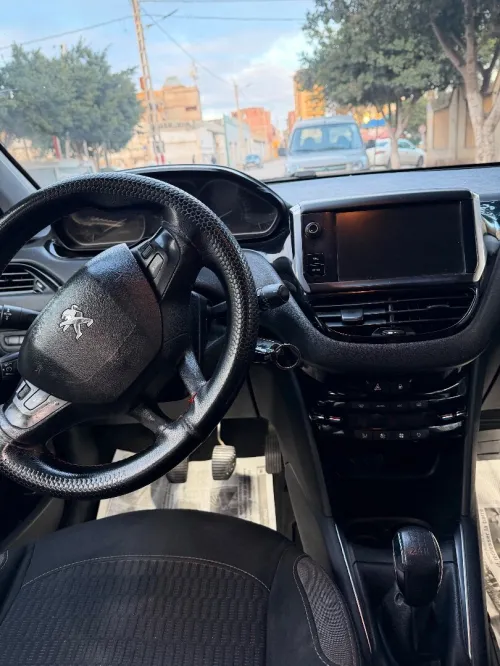 Peugeot 208 2016 Allure
