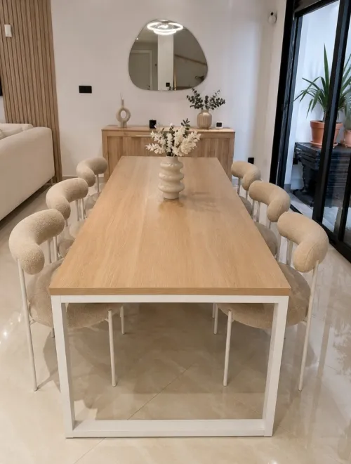 Table salon cuisine avec chaises