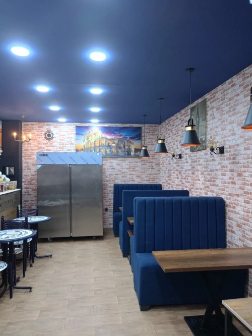 FOUR PIZZA TUNEL