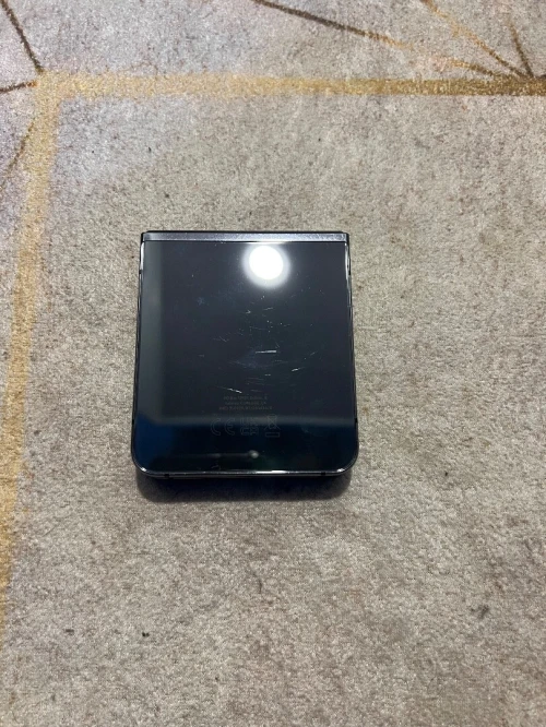 Samsung Z Flip 5