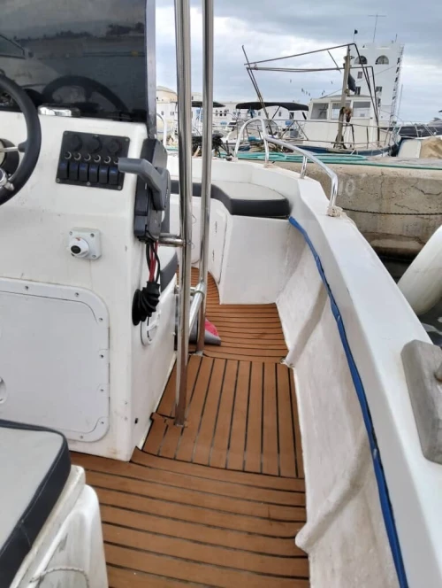 BATEAU POLYORE 5m20  PRÊT À NAVIGUER