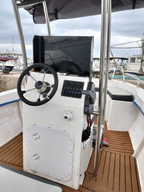BATEAU POLYORE 5m20  PRÊT À NAVIGUER