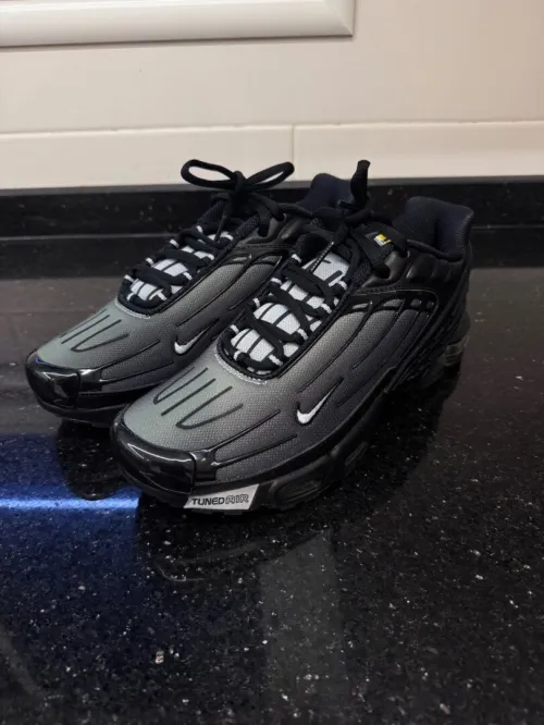 Nikes chaussures originales