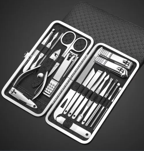 Kit Manicure et Pédicure  طقم العناية بالأظافر و البشرة
