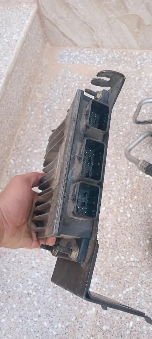 قطاع غيارة سيارة clio3